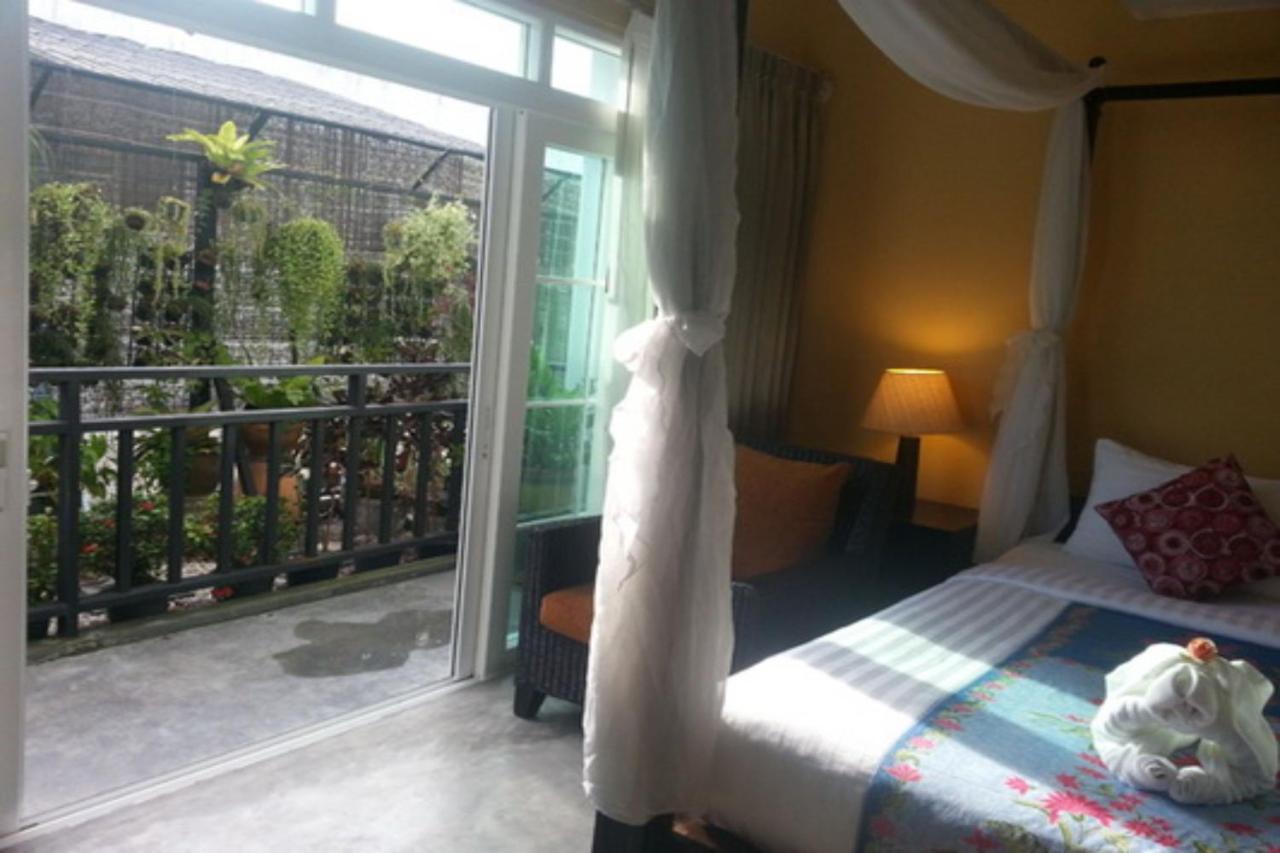 Hotel Baan Phuanda Phuket Exterior foto