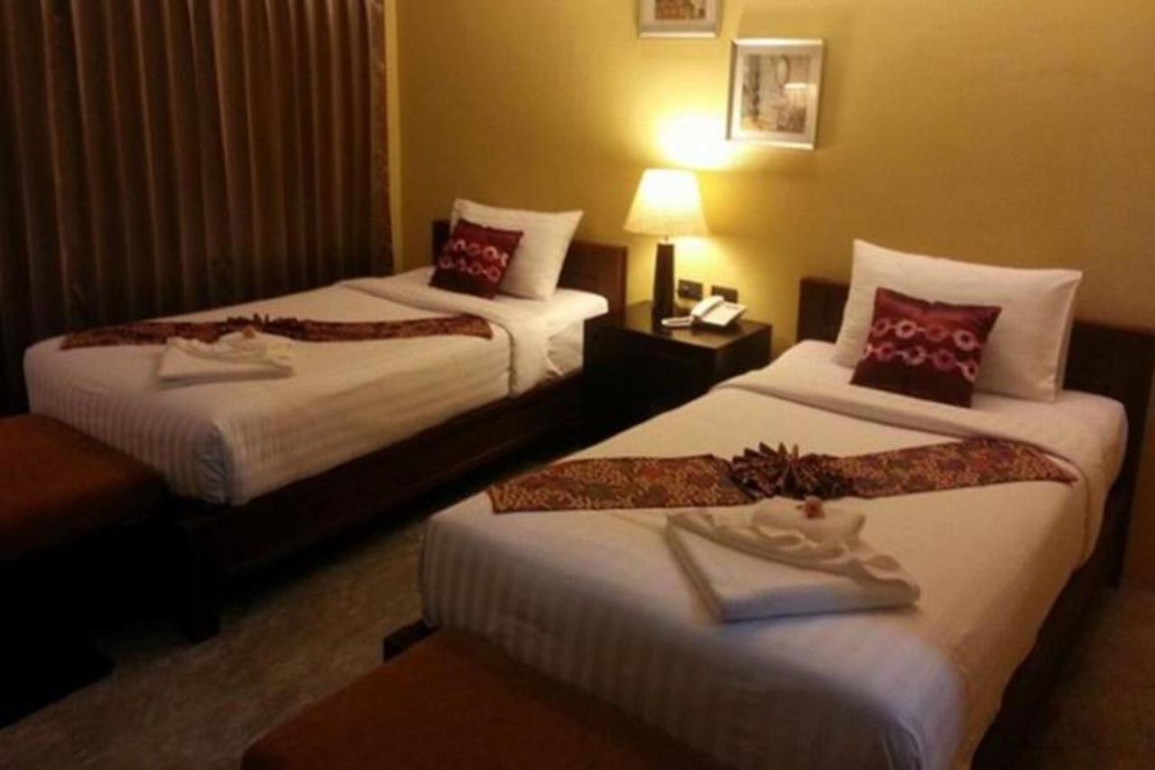 Hotel Baan Phuanda Phuket Exterior foto