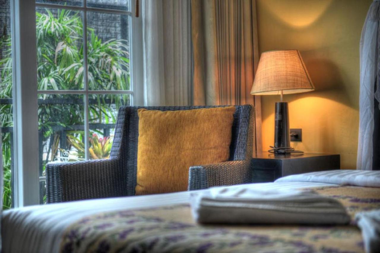 Hotel Baan Phuanda Phuket Exterior foto