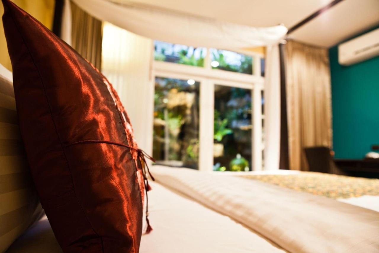 Hotel Baan Phuanda Phuket Exterior foto