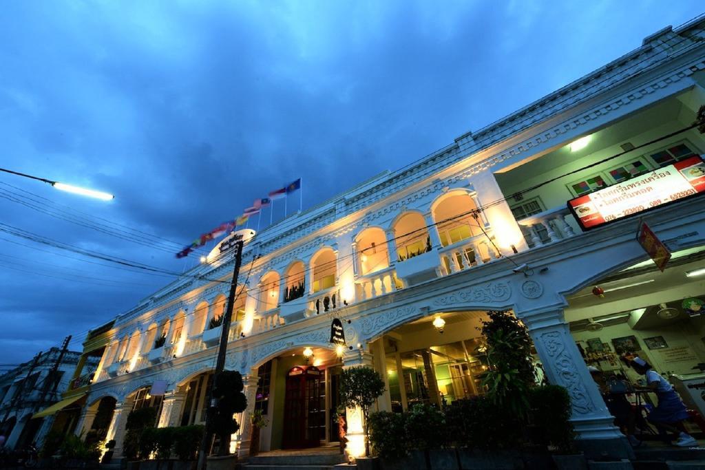 Hotel Baan Phuanda Phuket Exterior foto