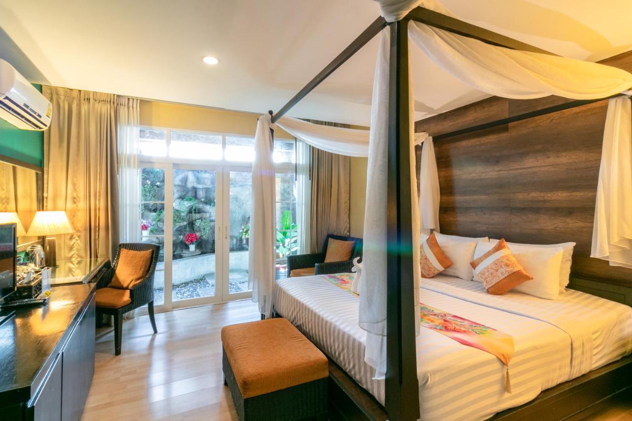 Hotel Baan Phuanda Phuket Exterior foto